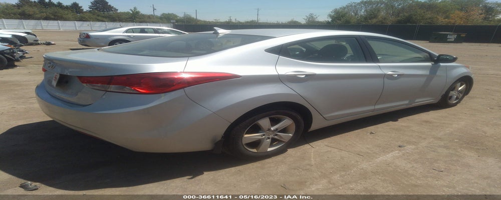 5NPDH4AE2DH423358 2013 HYUNDAI ELANTRA photo no. 4