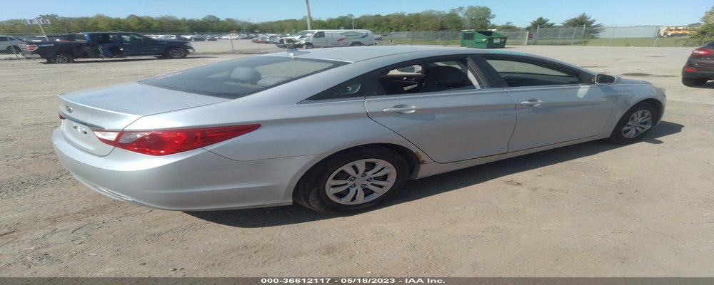 5NPEB4AC9BH070649 2011 HYUNDAI SONATA photo no. 4