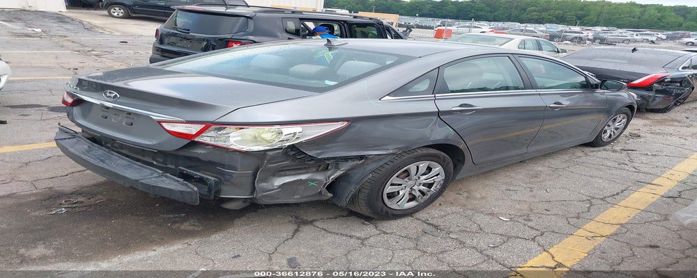 5NPEB4AC2BH036794 2011 HYUNDAI SONATA photo no. 4