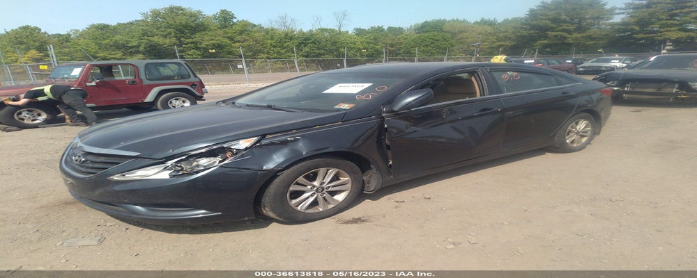 5NPEB4AC4BH111849 2011 HYUNDAI SONATA photo no. 2
