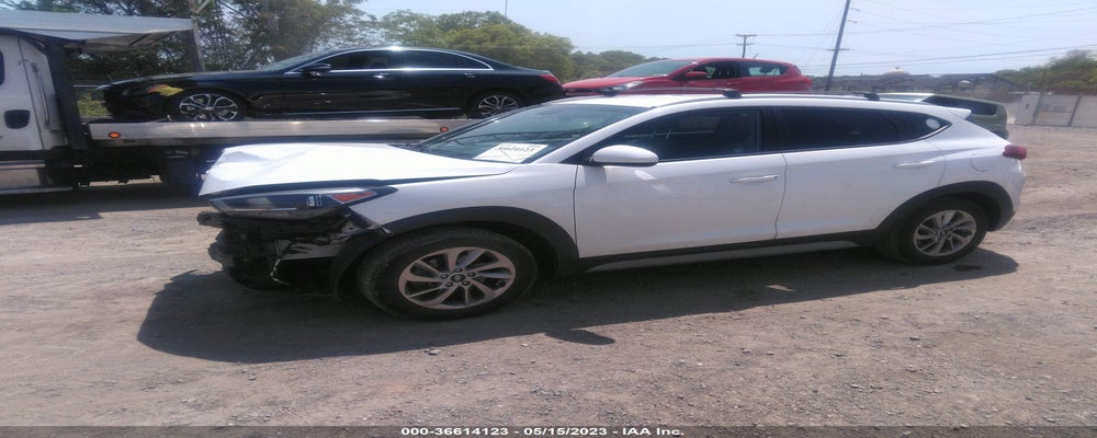 KM8J3CA42JU684375 2018 HYUNDAI TUCSON photo no. 2