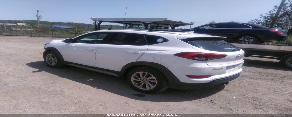 KM8J3CA42JU684375 2018 HYUNDAI TUCSON photo no. 3