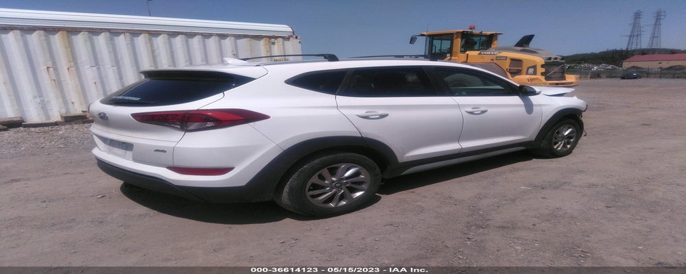 KM8J3CA42JU684375 2018 HYUNDAI TUCSON photo no. 4