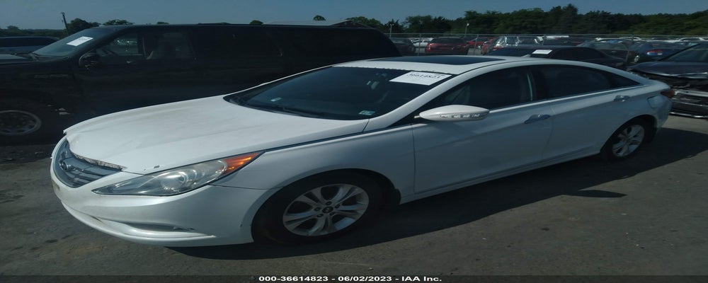 5NPEC4AC8BH121734 2011 HYUNDAI SONATA photo no. 2