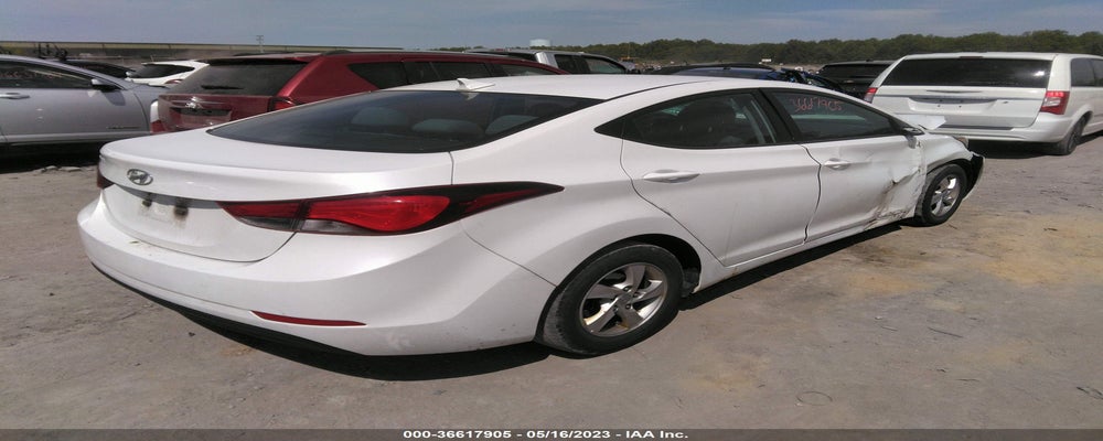 5NPDH4AE3FH595725 2015 HYUNDAI ELANTRA photo no. 4