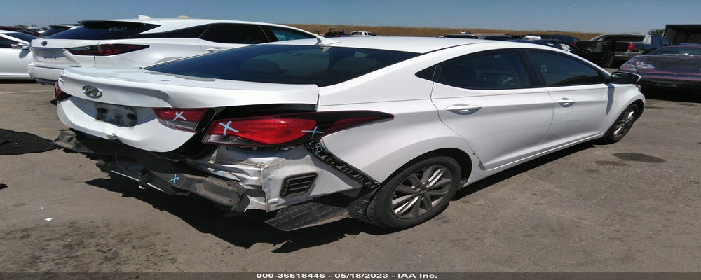 5NPDH4AE4FH612337 2015 HYUNDAI ELANTRA photo no. 4