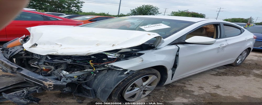 5NPDH4AE1DH385864 2013 HYUNDAI ELANTRA photo no. 2