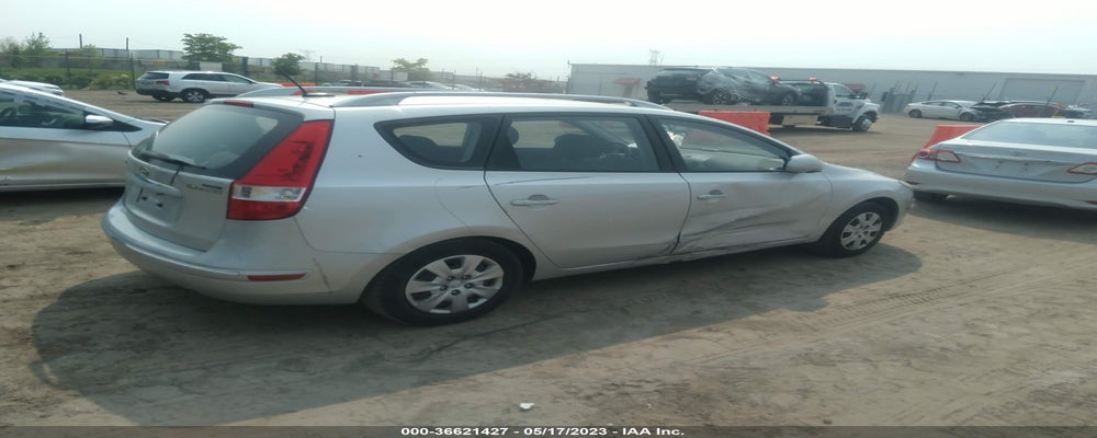 KMHDC8AE0BU092879 2011 HYUNDAI ELANTRA TOURING photo no. 4