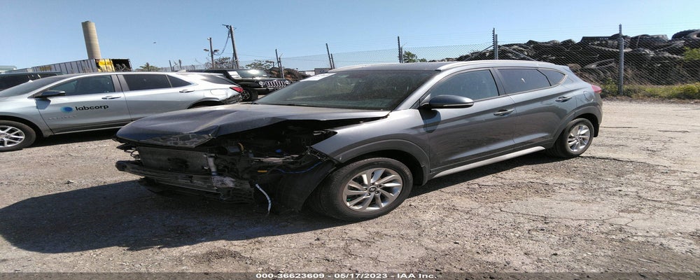 KM8J3CA41JU621381 2018 HYUNDAI TUCSON photo no. 2