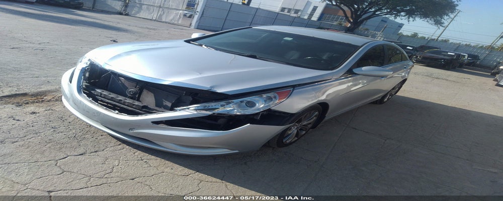 5NPEC4AC7BH122678 2011 HYUNDAI SONATA photo no. 2