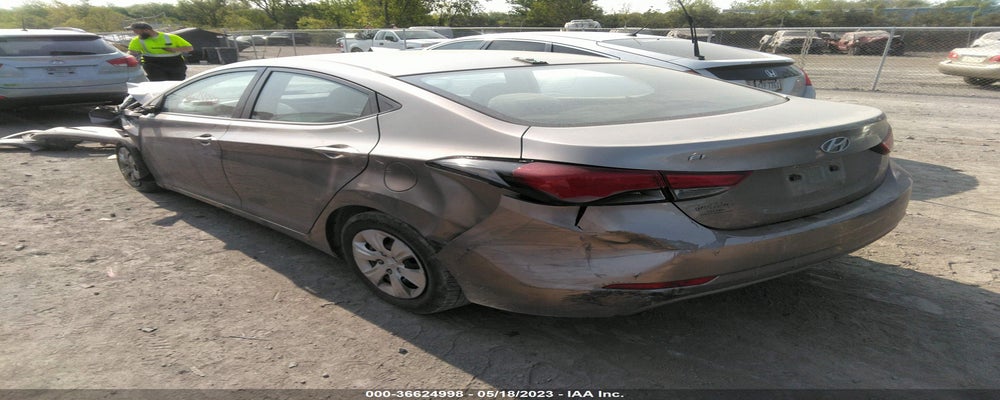 5NPDH4AE2GH668049 2016 HYUNDAI ELANTRA photo no. 3