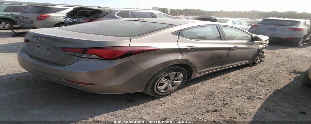 5NPDH4AE2GH668049 2016 HYUNDAI ELANTRA photo no. 4