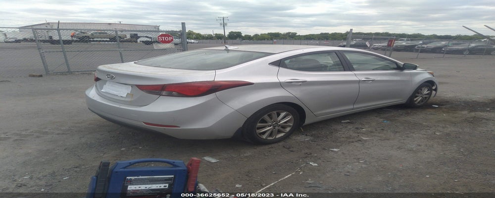 5NPDH4AE4FH598620 2015 HYUNDAI ELANTRA photo no. 4