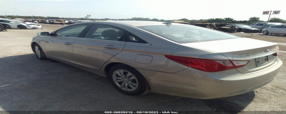 5NPEB4AC5BH196717 2011 HYUNDAI SONATA photo no. 3