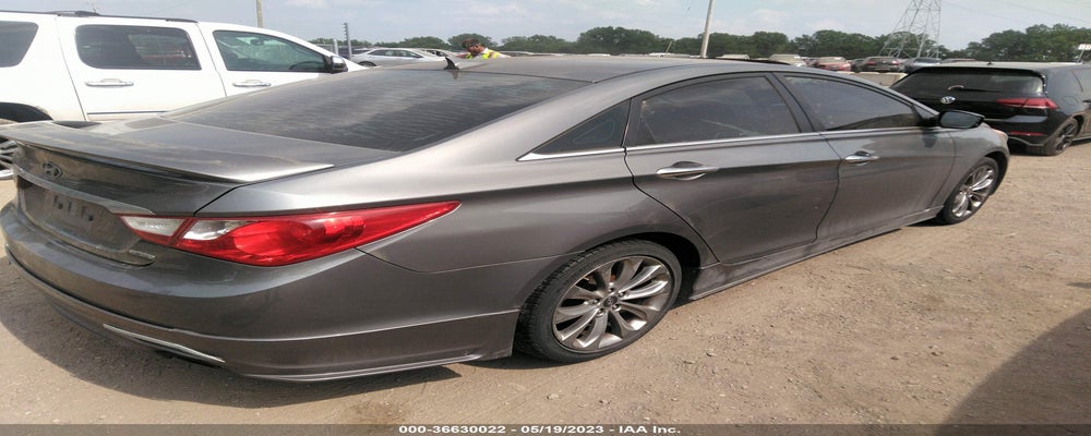 5NPEC4ACXBH265818 2011 HYUNDAI SONATA photo no. 4