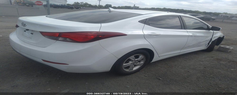 5NPDH4AE7FH643775 2015 HYUNDAI ELANTRA photo no. 4