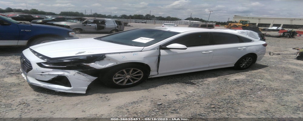 5NPE24AF4JH677664 2018 HYUNDAI SONATA photo no. 2