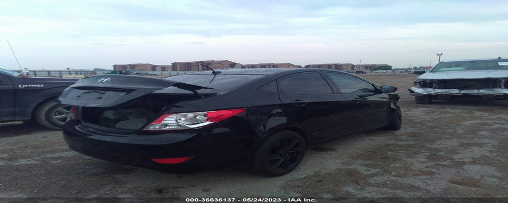 KMHCU4AE3FU920253 2015 HYUNDAI ACCENT photo no. 4