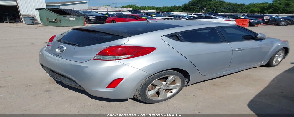 KMHTC6AD5CU049132 2012 HYUNDAI VELOSTER photo no. 4