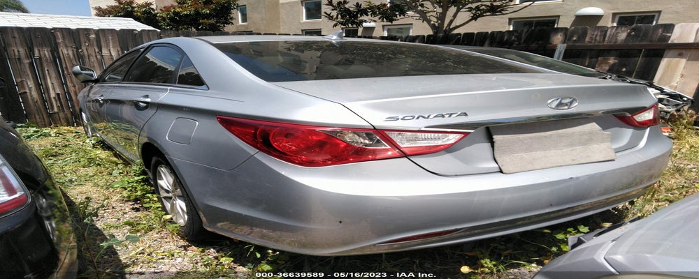5NPEB4AC8BH251032 2011 HYUNDAI SONATA photo no. 3