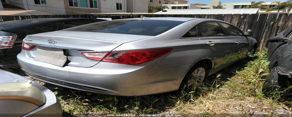 5NPEB4AC8BH251032 2011 HYUNDAI SONATA photo no. 4