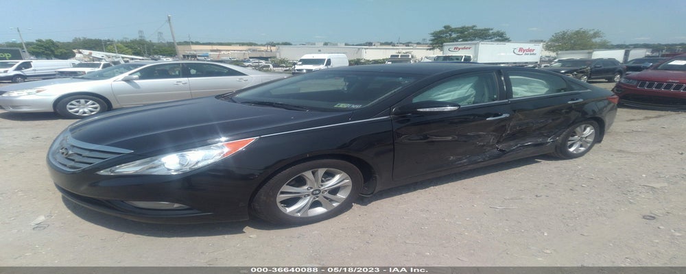 5NPEC4AC7BH126715 2011 HYUNDAI SONATA photo no. 2