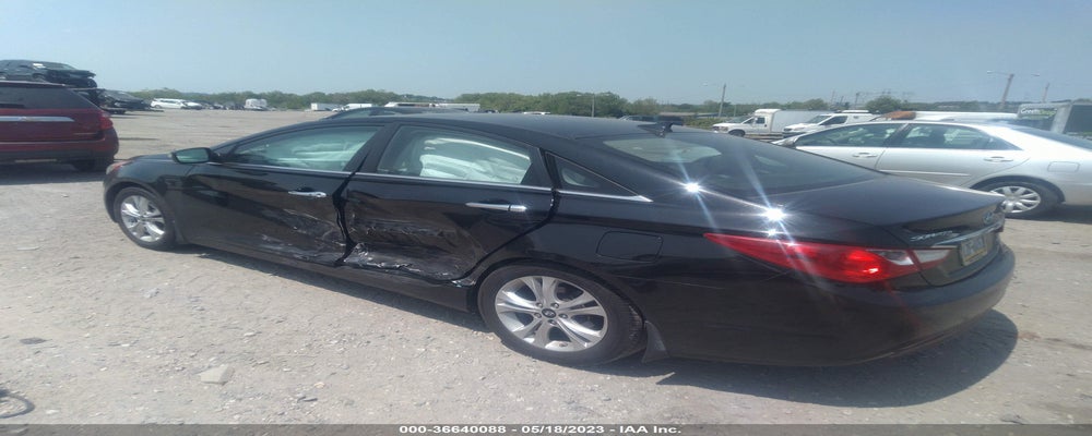 5NPEC4AC7BH126715 2011 HYUNDAI SONATA photo no. 3
