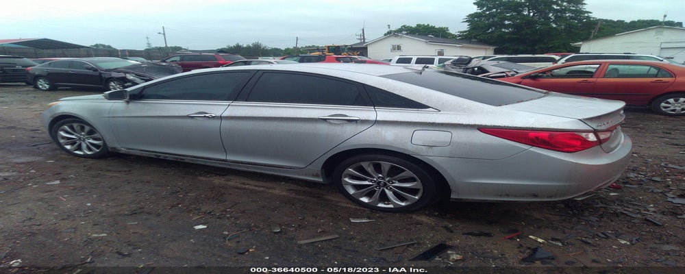 5NPEC4AB8BH200439 2011 HYUNDAI SONATA photo no. 3
