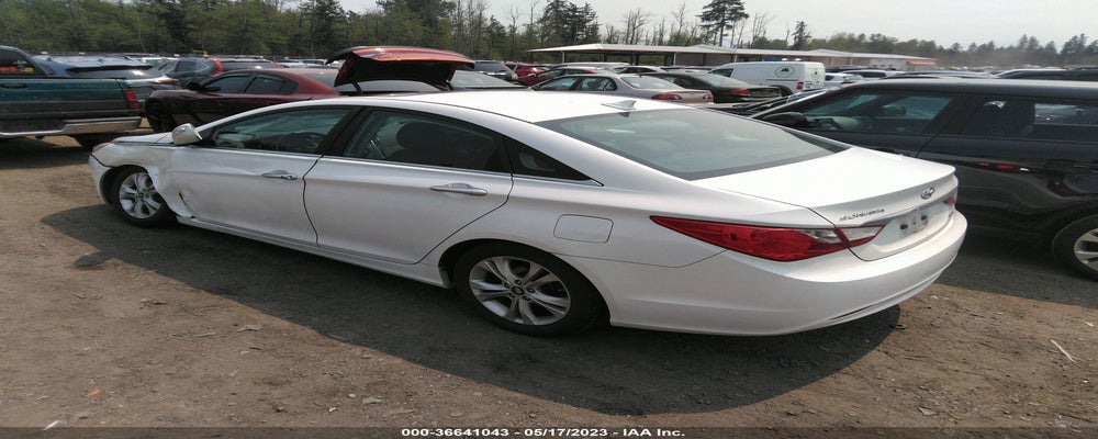 5NPEC4AC7BH005134 2011 HYUNDAI SONATA photo no. 3