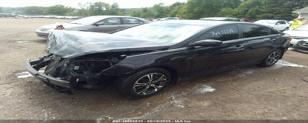 5NPEB4AC4BH107218 2011 HYUNDAI SONATA photo no. 2