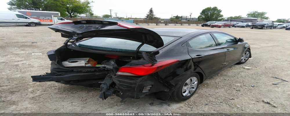 KMHDH4AE1GU575637 2016 HYUNDAI ELANTRA photo no. 4