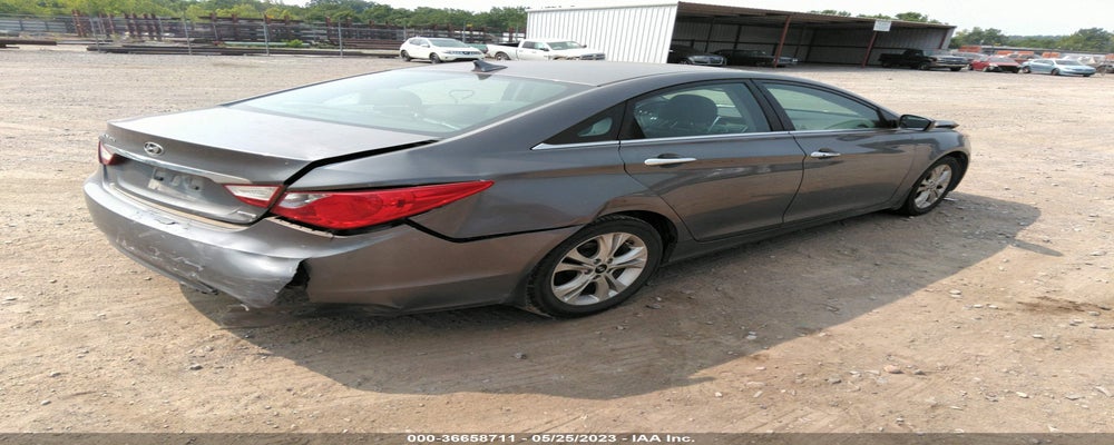 5NPEC4AC9BH272047 2011 HYUNDAI SONATA photo no. 4