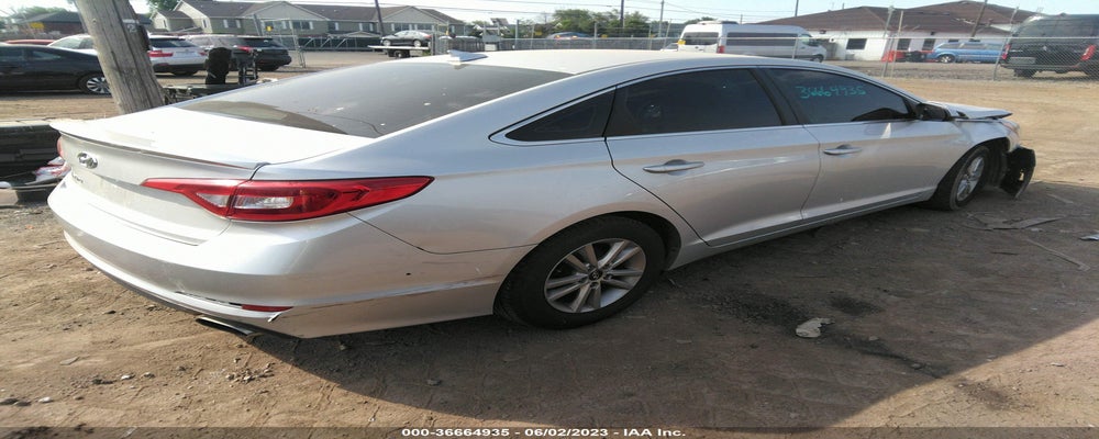 5NPE24AF2HH563978 2017 HYUNDAI SONATA photo no. 4