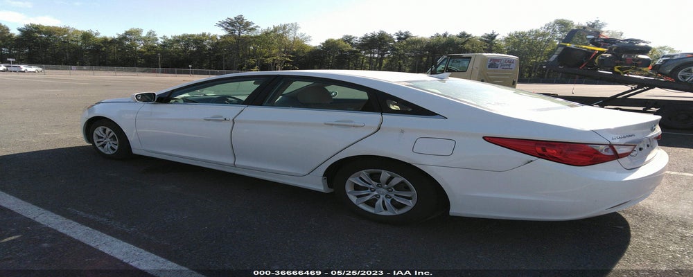 5NPEB4AC8BH224557 2011 HYUNDAI SONATA photo no. 3
