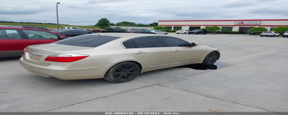 KMHGC4DFXBU125946 2011 HYUNDAI GENESIS photo no. 4