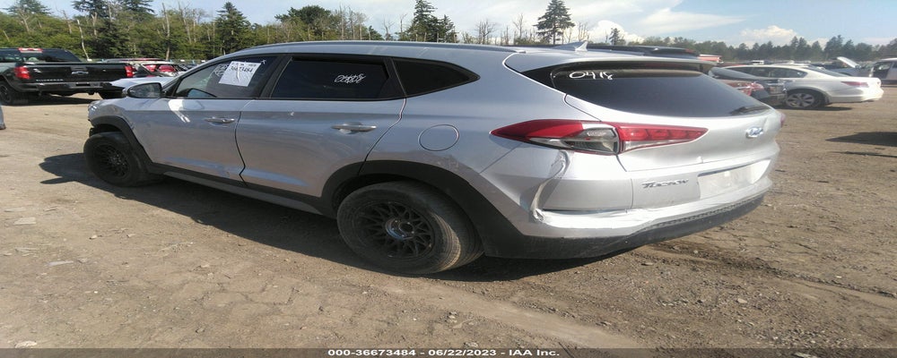 KM8J33A47JU680418 2018 HYUNDAI TUCSON photo no. 3