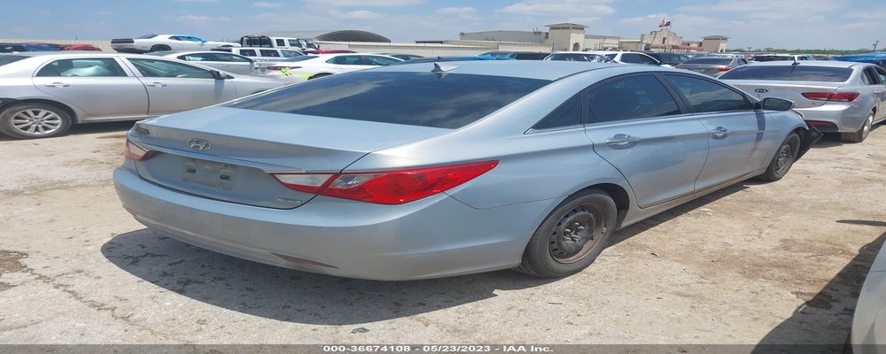 5NPEC4AC3BH136299 2011 HYUNDAI SONATA photo no. 4