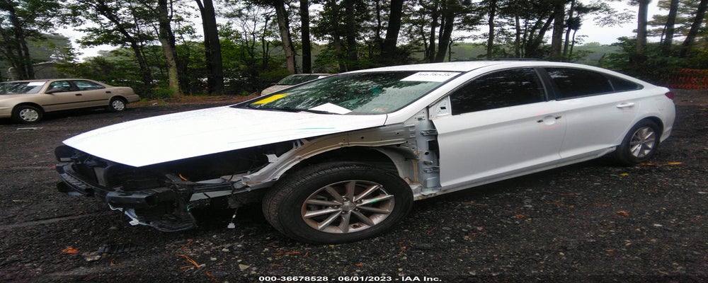 5NPE24AFXJH605786 2018 HYUNDAI SONATA photo no. 2
