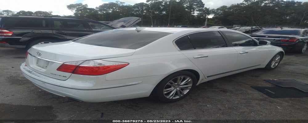 KMHGC4DF7BU135172 2011 HYUNDAI GENESIS photo no. 4