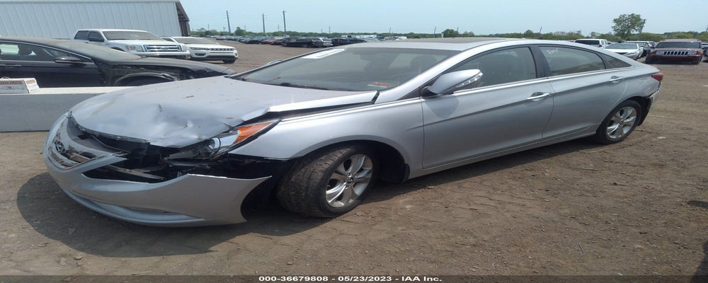 5NPEC4AC8BH132524 2011 HYUNDAI SONATA photo no. 2