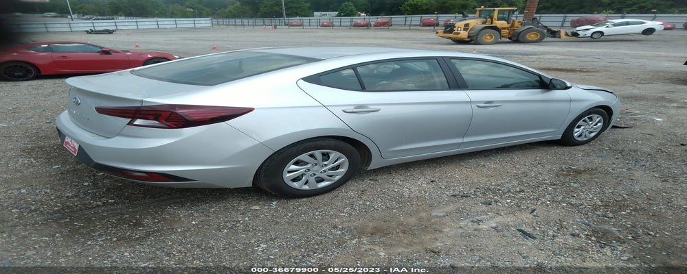 5NPD74LF3KH493828 2019 HYUNDAI ELANTRA photo no. 4