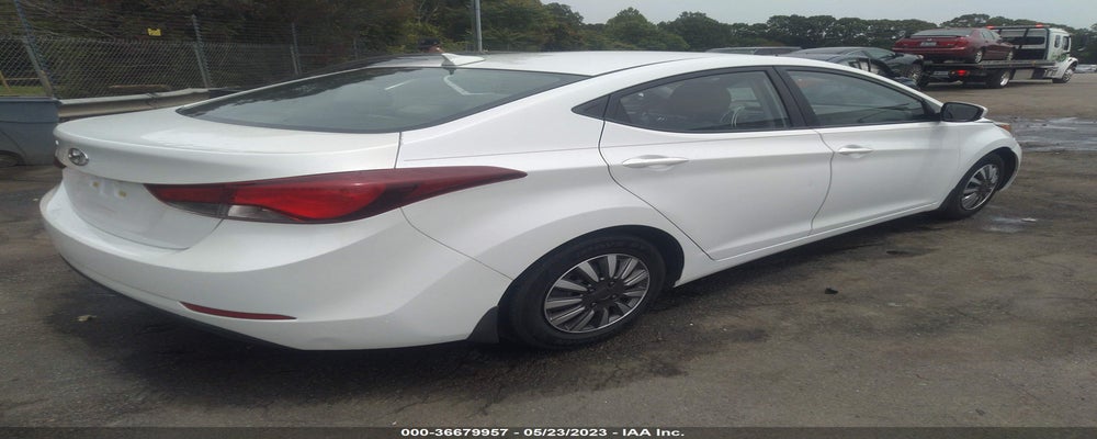 5NPDH4AE6GH732979 2016 HYUNDAI ELANTRA photo no. 4