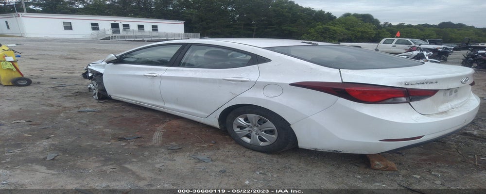 5NPDH4AE1GH748510 2016 HYUNDAI ELANTRA photo no. 3