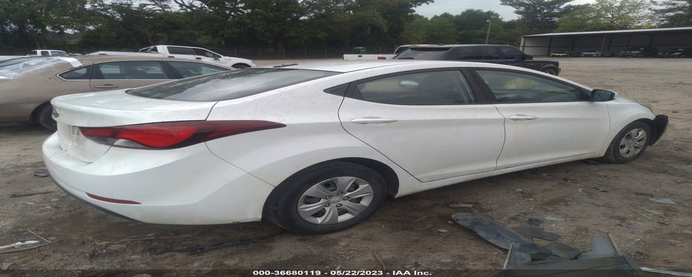 5NPDH4AE1GH748510 2016 HYUNDAI ELANTRA photo no. 4