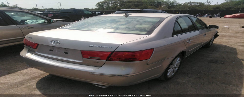 5NPEU4AFXAH599353 2010 HYUNDAI SONATA photo no. 4
