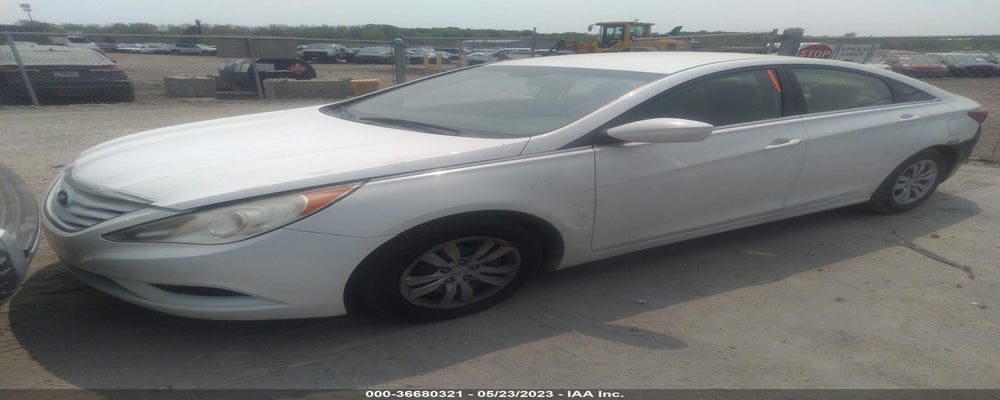 5NPEB4AC9BH086396 2011 HYUNDAI SONATA photo no. 2