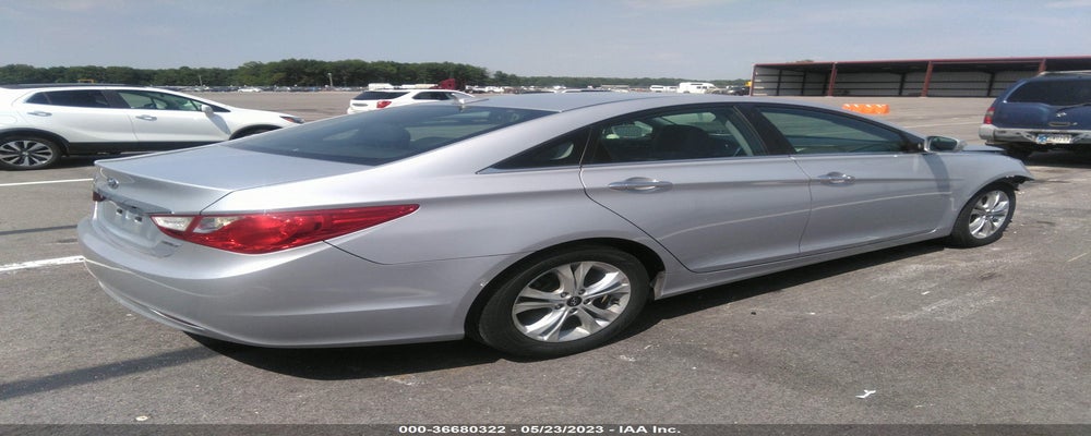5NPEC4AC5BH271901 2011 HYUNDAI SONATA photo no. 4