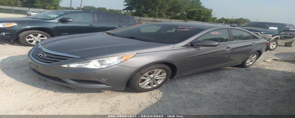 5NPEB4AC4BH255689 2011 HYUNDAI SONATA photo no. 2