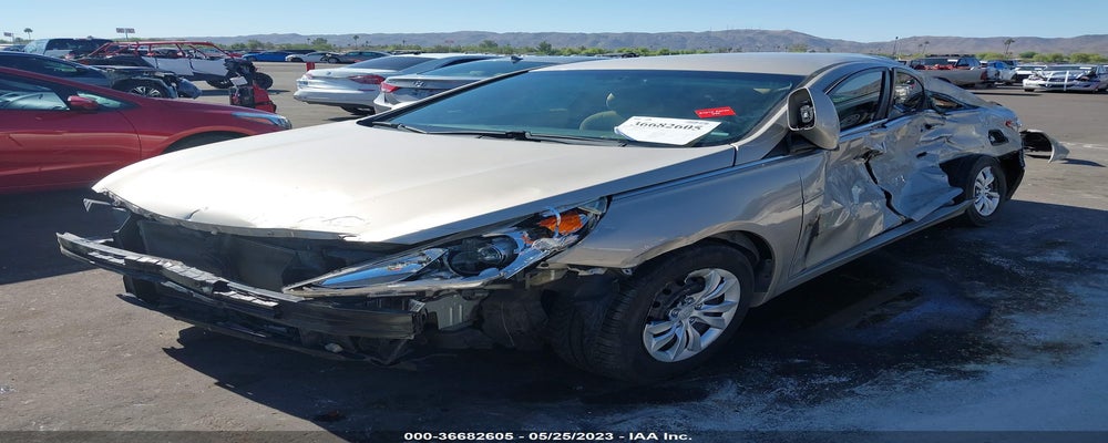 5NPEB4AC0BH050385 2011 HYUNDAI SONATA photo no. 2