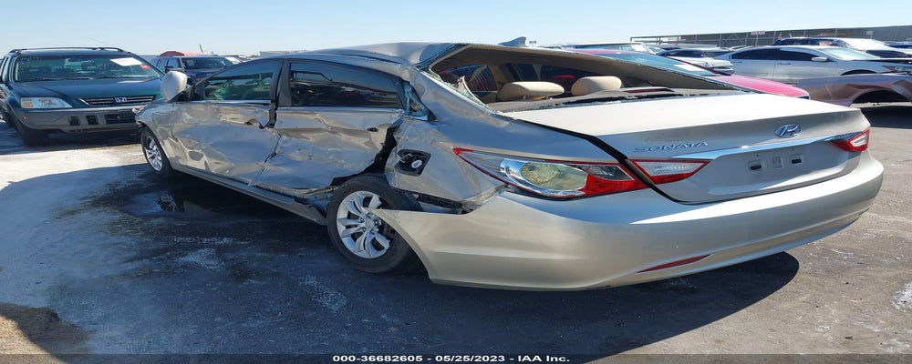 5NPEB4AC0BH050385 2011 HYUNDAI SONATA photo no. 3